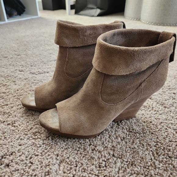 Peep toe booties - Picture 2 of 2